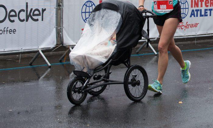 Mom of 3 Shatters World Record Finishing Half Marathon With Kids in Triple Stroller