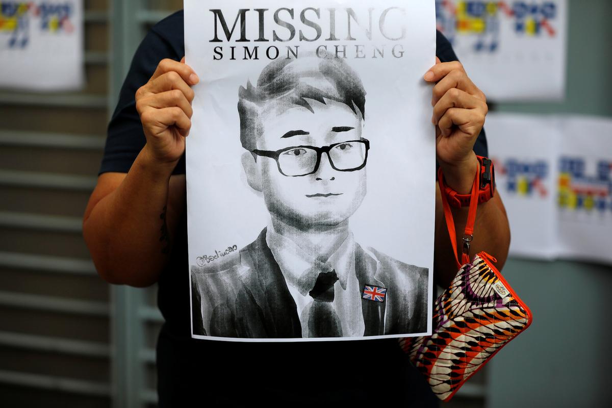 UK Consular Worker Simon Cheng Detained in China, Released, Back in Hong Kong