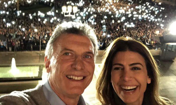 Crowds Fill Argentine Streets to Back President Macri: ‘You Are Not Alone’