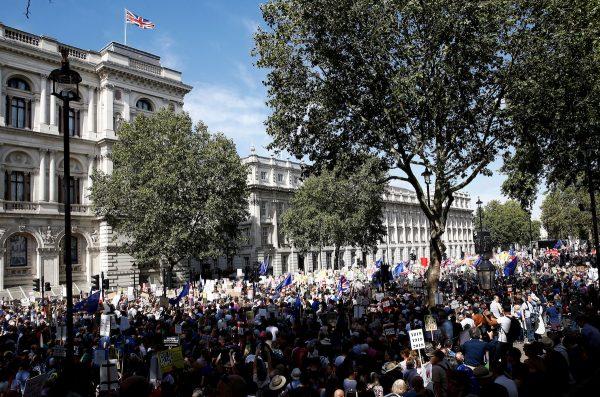 Anti-Brexit protestors demonstrate outside the gates of Downing Street at Whitehall in London, Britain, on Aug. 31, 2019. (Henry Nicholls/Reuters)