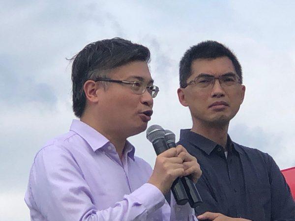 Sang Pu and Ying Fuk-tsang speak at a rally at Tamar Park in Hong Kong on Sept. 3, 2019. (Yu Tiaoyou/The Epoch Times)