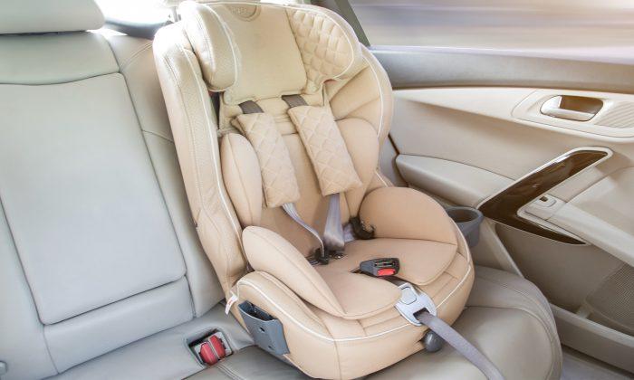 Are You Carrying Your Baby’s Car Seat the Wrong Way? Here’s an Easier Way to Do It