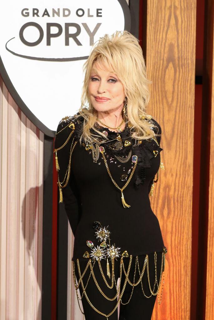 ©Getty Images | <a href="https://www.gettyimages.com/detail/news-photo/dolly-parton-attends-a-press-conference-before-a-news-photo/1180700829?adppopup=true">Terry Wyatt</a>
