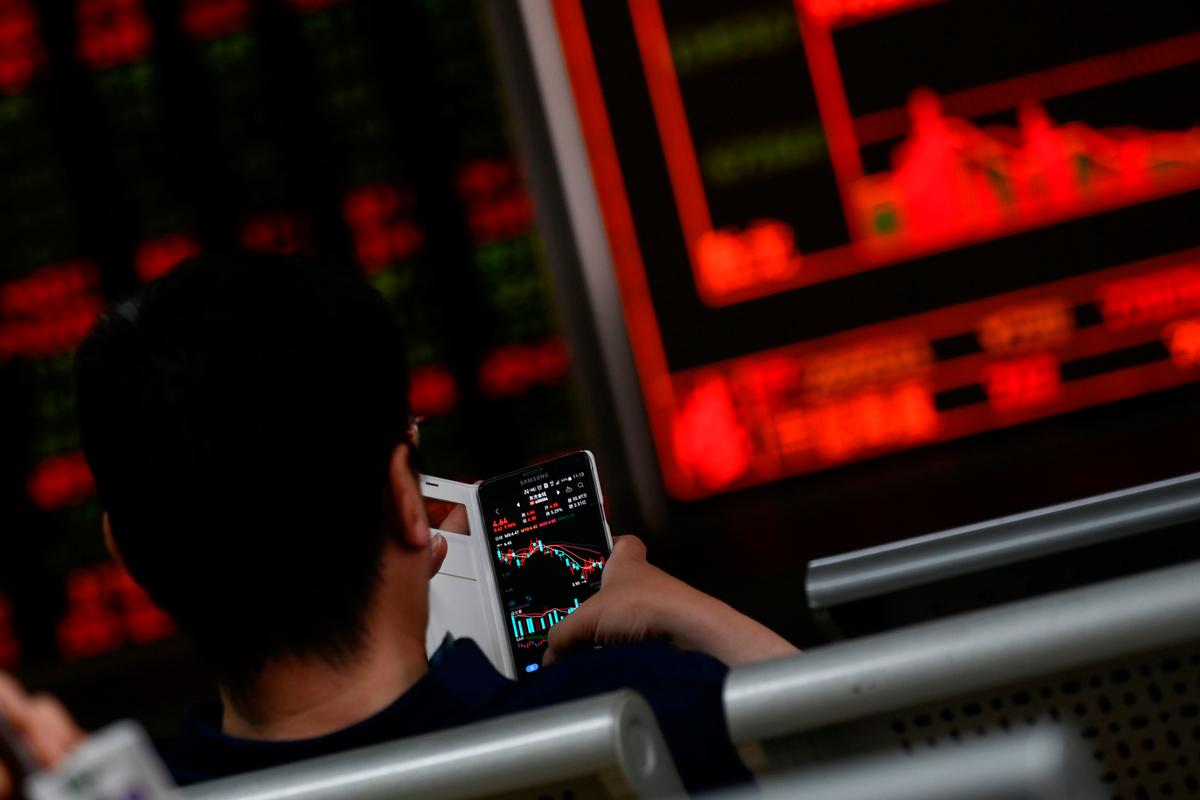 Chinese Dealmaking Hits 5-Year Low on Trade War Pain