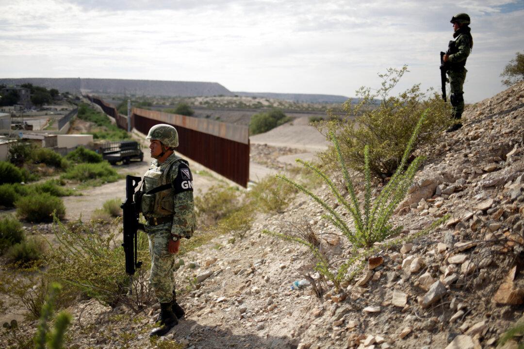 US Credits Mexico, Central America for Help Reducing Border Detentions