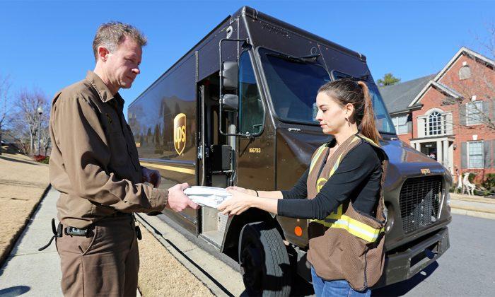 UPS Goes on Hiring Spree For 100,000 Holiday Workers