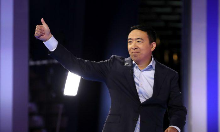 Andrew Yang Says His Campaign Will Give $12,000 Each to 10 Different Families