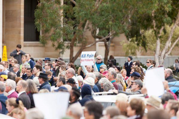 Hundreds of Western Australians rally in front of Parliament House to voice their opposition to the state government’s proposed euthanasia legislation on Sept. 4, 2019. (Wade Zhou/The Epoch Times)