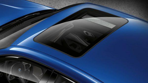 2-way power glass moonroof. (Courtesy of BMW)