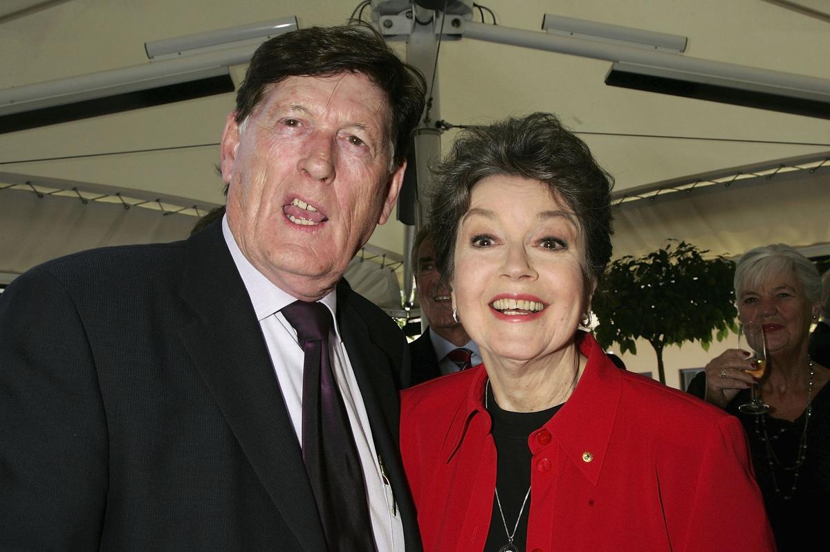Actors Paul Cronin and Lorraine Bailey attend the Channel Nine lunch to celebrate Australian televions 50th birthday at the Peacock Gardens restaurant in Sydney, Australia, on Sept. 14, 2006. (Patrick Riviere/Getty Images)