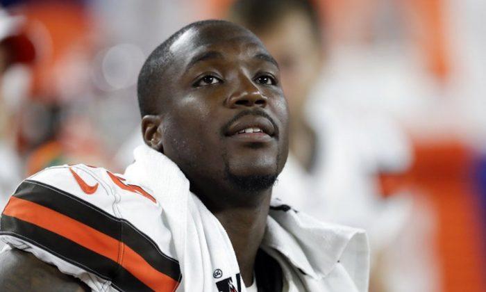 NFL Star Pays Tribute Girlfriend Who Died Just Weeks After Giving Birth to Their Daughter