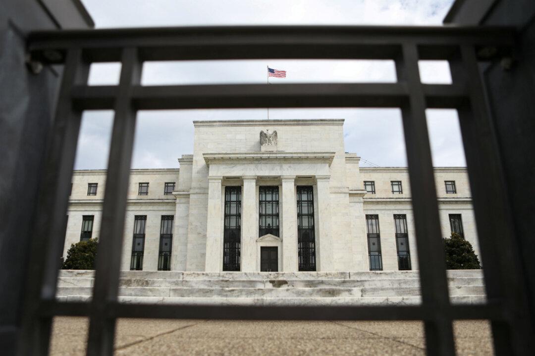 US Federal Reserve Floods Markets with Liquidity on Repo Banking Panic
