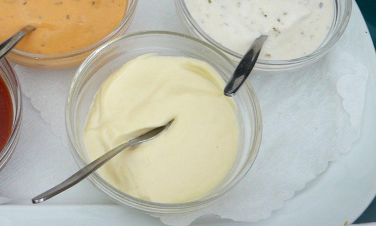 Stock image of mayonnaise. (Hans/Pixabay)