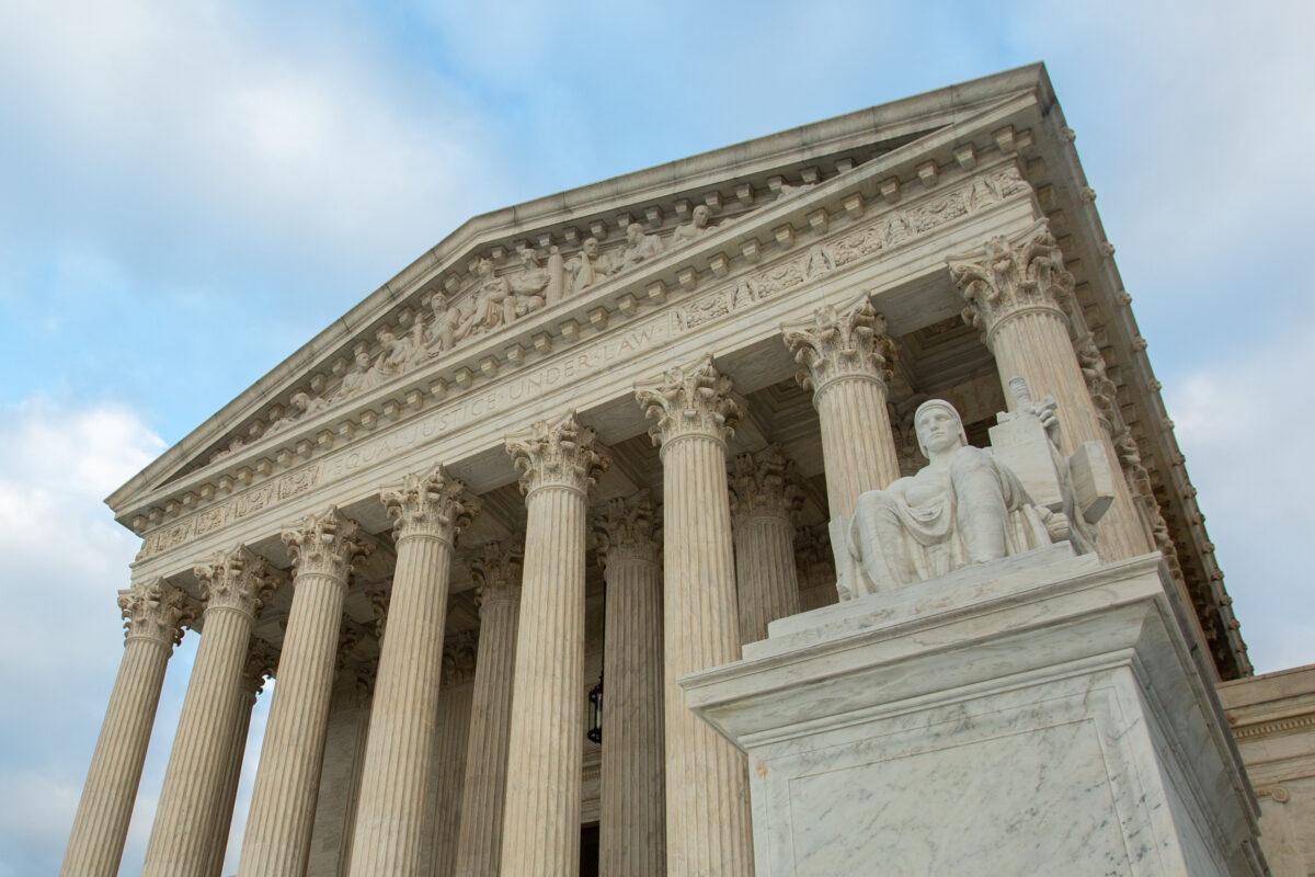 The Supreme Court of the United States in Washington on Dec. 4, 2018. (Samira Bouaou/The Epoch Times)