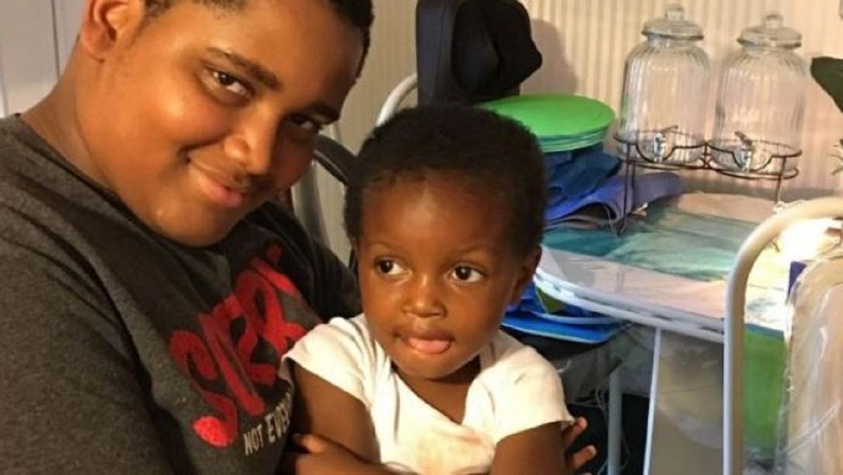 High School Football Player Collapses and Dies in Twin Brother’s Arms