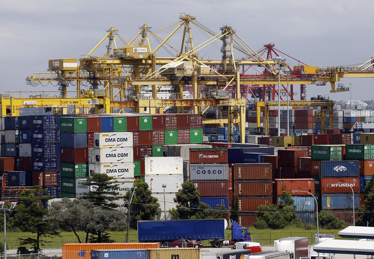 Shipping containers are stacked seven-high at Port Botany in Sydney, 19 Dec. 2007, (Torsten Blackwood/AFP/Getty Images)