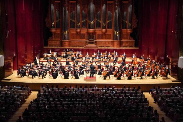 The Shen Yun Symphony Orchestra performing at an evening concert, at Taipei's National Concert Hall, on Sept. 23, 2019. (Shirakawa/The Epoch Times)