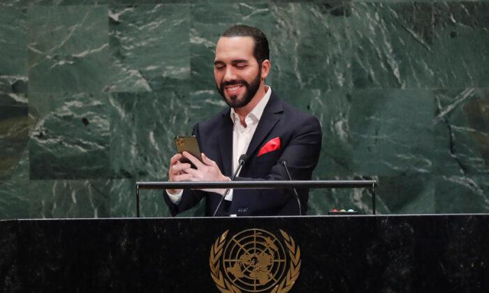‘Just a Second, Please’: El Salvador President Takes Selfie Before UN Speech