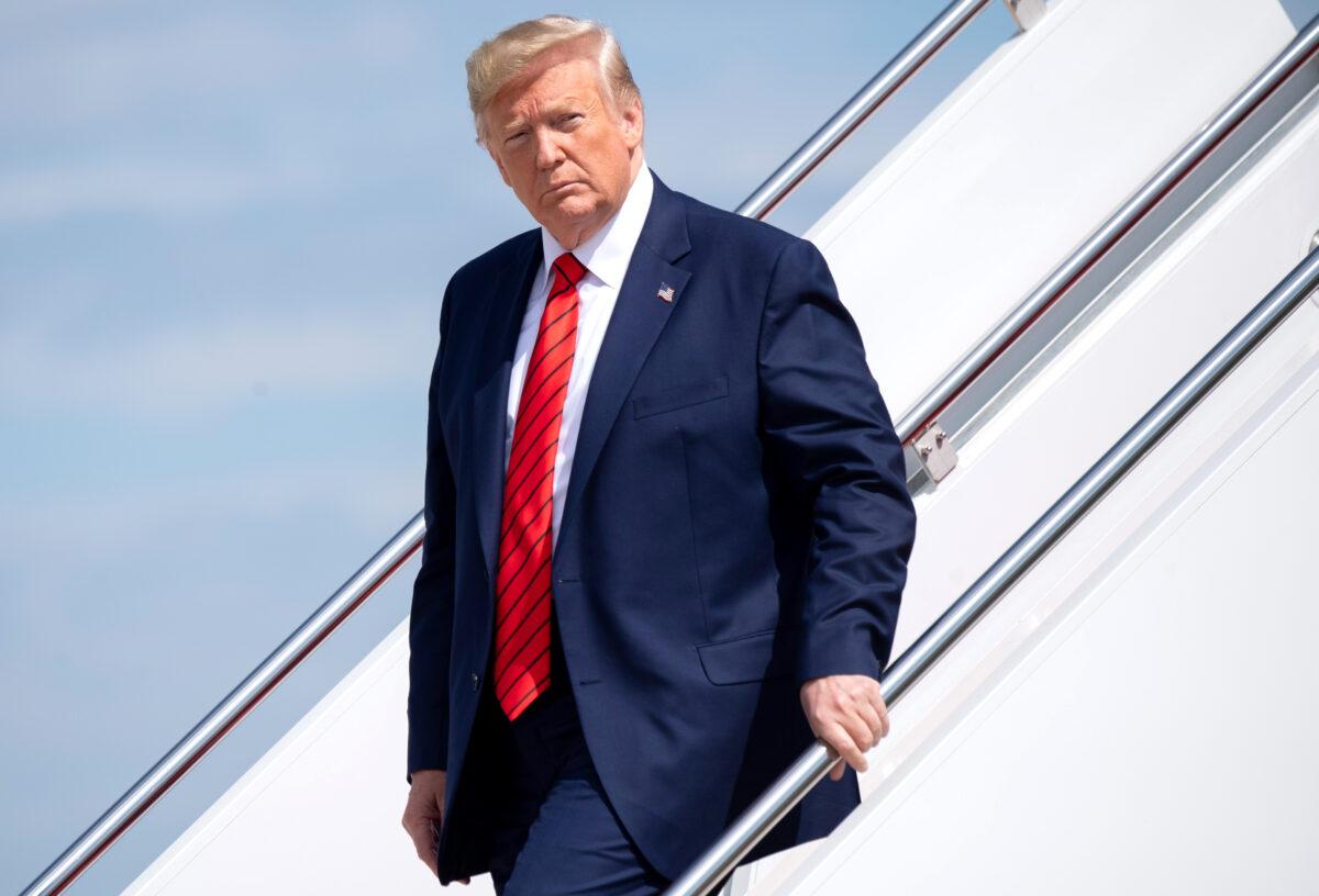 President Donald Trump disembarks after arriving on Air Force One at Joint Base Andrews in Md., on Sept. 26, 2019. (Saul Loeb/AFP/Getty Images)