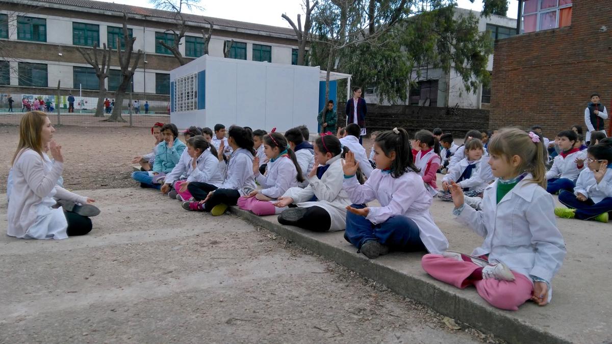 ©<a href="https://www.theepochtimes.com/schoolteacher-meditation-turned-my-rowdy-children-into-model-students_2246731.html">The Epoch Times</a>