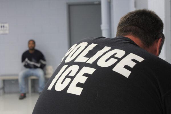 ICE agents carry out an operation to arrest illegal immigrants in Philadelphia on Sept. 25, 2019. (ICE)