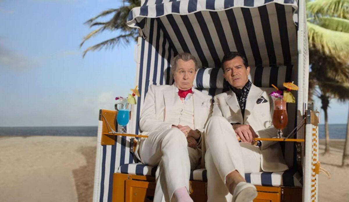 Gary Oldman (L) as Jürgen Mossack and Antonio Banderas as Ramón Fonseca, together the ringleaders of Mossack Fonseca in "The Laundromat." (Netflix)