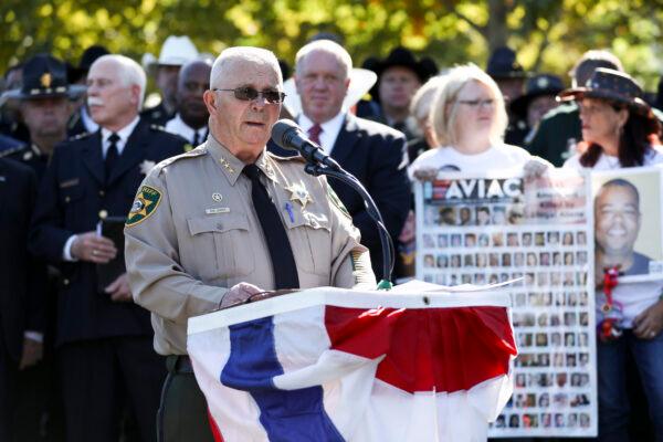 Sheriff Bob Songer, Klickitat County, Wash., speaks at an event for Angel families and sheriffs outside the Capitol building in Washington on Sept. 25, 2019. (Samira Bouaou/The Epoch Times)