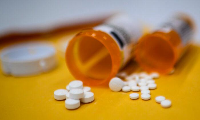 FDA, DEA Warn Websites Selling Illegal Opioids
