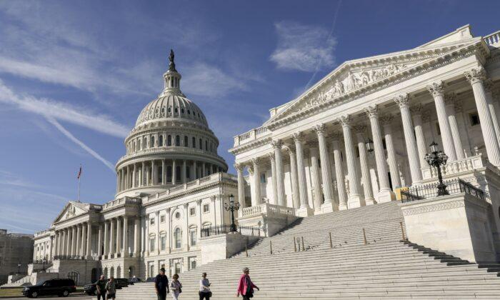 GOP Senators Introduce Legislation to Move 90 Percent of Federal Jobs out of DC