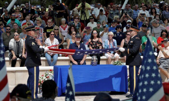 2,000-Plus Turn Up at Funeral of Florida Veteran With No Kin