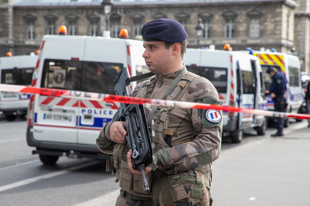 Paris Police Employee Stabs Four to Death in Force HQ Before Being Shot Dead