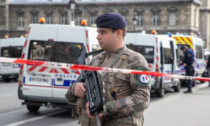 Paris Police Employee Stabs Four to Death in Force HQ Before Being Shot Dead