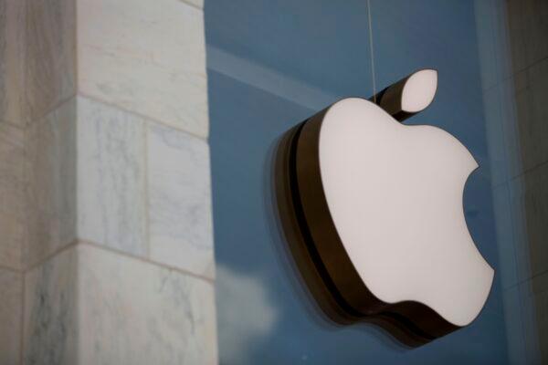 The Apple logo is seen outside the Apple Store in Washington, on July 9, 2019. (Alastair Pike/AFP/Getty Images)