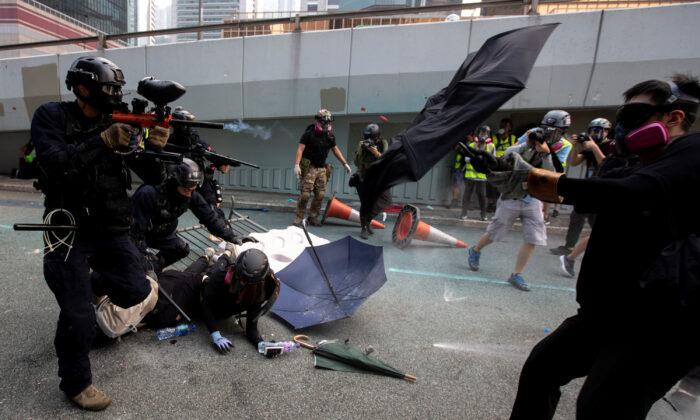 Hong Kong Said to Be Set to Enact Emergency Laws in Bid to End Protests