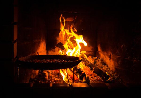 Originally, roasting wasn’t done in a closed box, but in front of a fire. (Shutterstock)