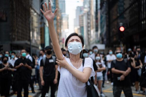 People protest a government ban on face masks in Central Hong Kong, on Oct. 4, 2019. (Laurel Chor/Getty Images)