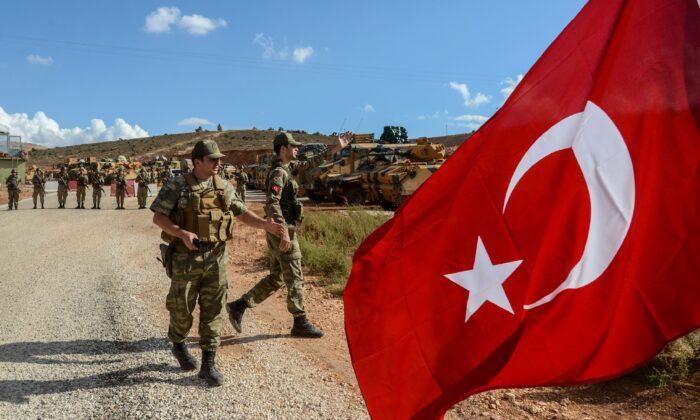 US Pulls Troops Clear of Turkish Offensive in Syria, Hands Over Burden of ISIS Prisoners