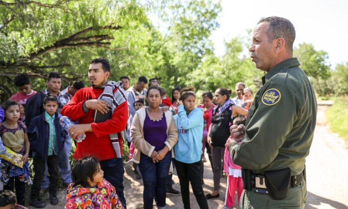 Almost 1 Million Border Arrests in Fiscal 2019, Says Border Commissioner