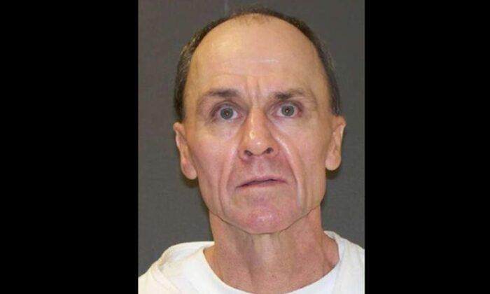 Judge Halts Execution for Man Convicted of Killing Two Texas Deputies