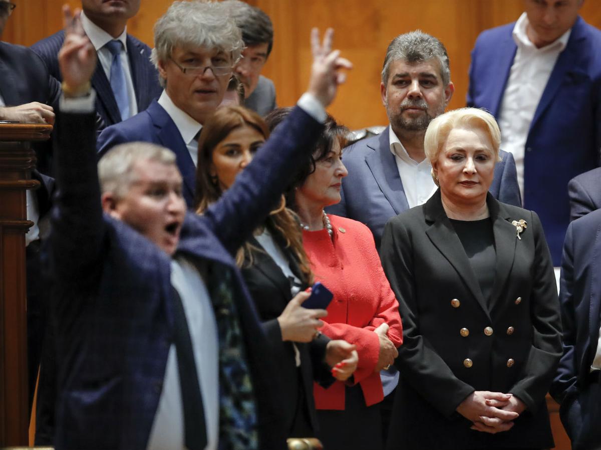 Romania’s Social Democratic Government Loses No-confidence Vote