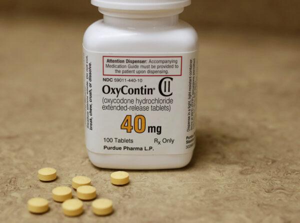 A bottle of prescription painkiller OxyContin, 40mg pills, made by Purdue Pharma L.D. at a local pharmacy, in Provo, Utah, on April 25, 2017. (George Frey/File Photo/Reuters)