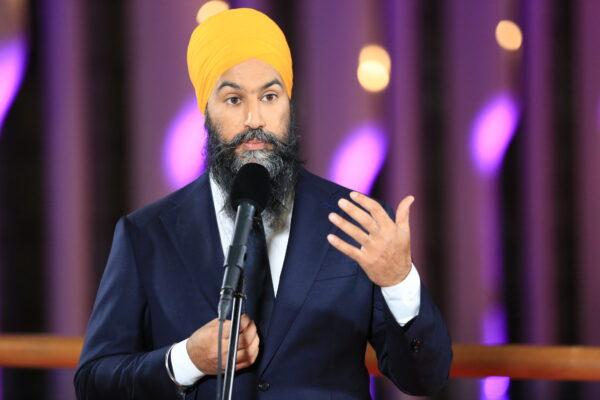 NDP leader Jagmeet Singh speaks to media after the Federal leaders French-language debate in Gatineau, Que., on Oct. 10, 2019. (Jonathan Ren/The Epoch Times)