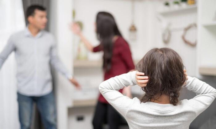 Kids Who Witness Parents Involved in a Heated Argument Are Impacted Hugely