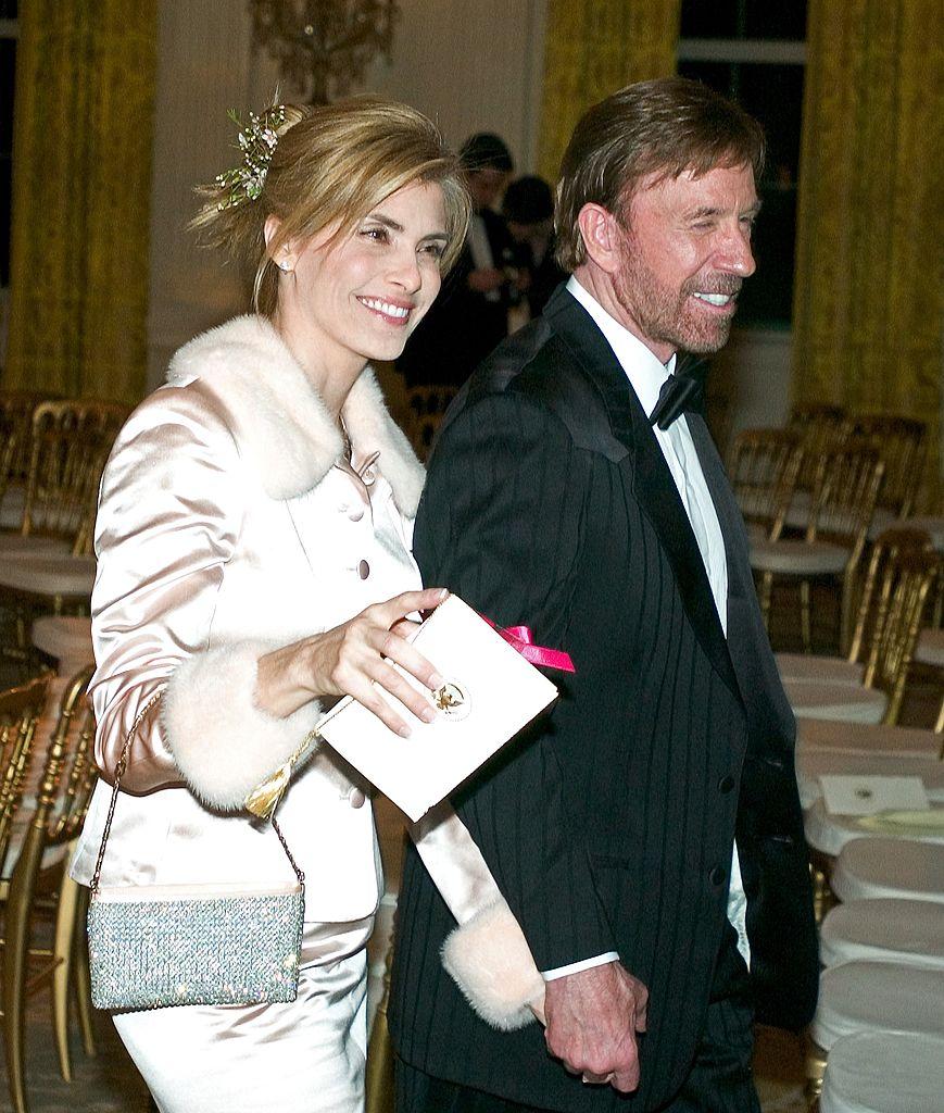 ©Getty Images | <a href="https://www.gettyimages.com/detail/news-photo/actor-chuck-norris-and-his-wife-gena-okelley-depart-news-photo/56851721?adppopup=true">Ron Sachs-Pool</a>