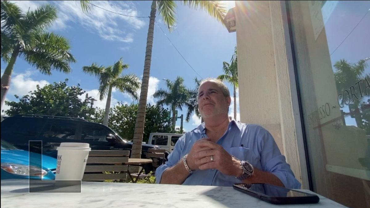 Real Estate Agent Pays Off Lunch Debt for Local Students