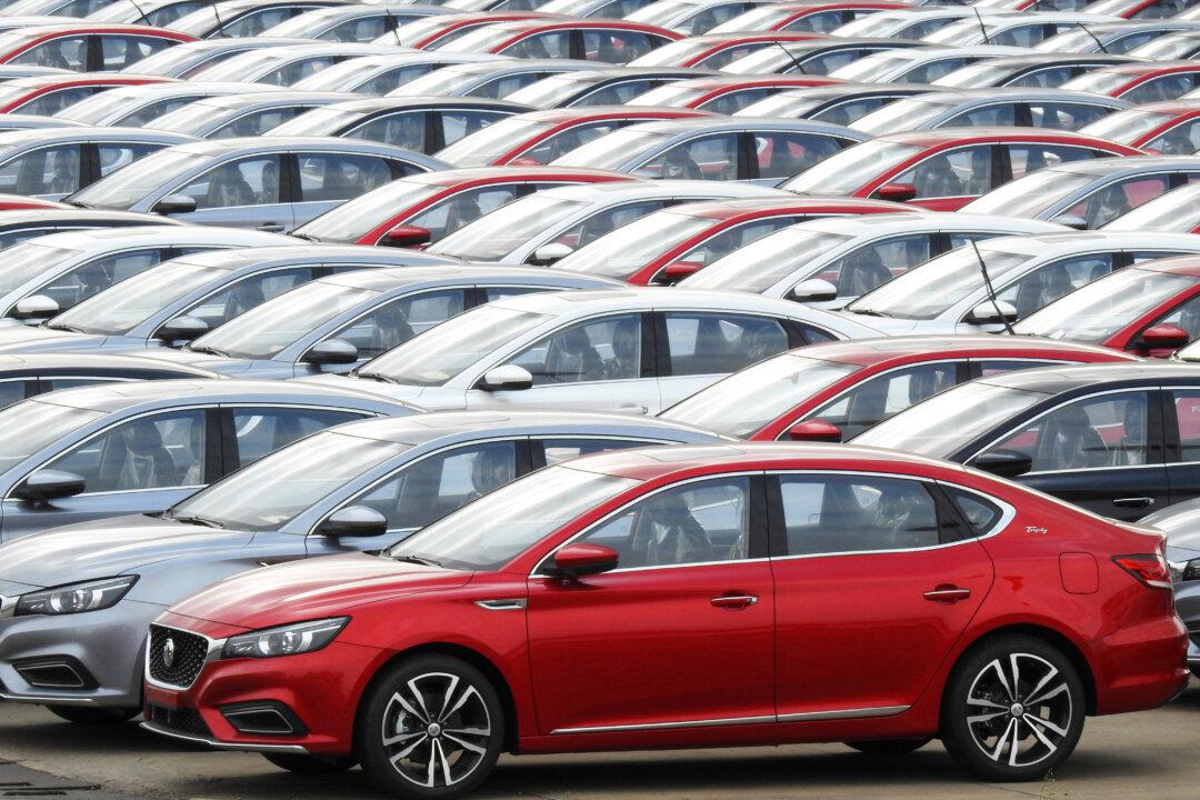 China Auto Sales Fall Again in ‘Golden September’ as Turnaround Hopes Fade