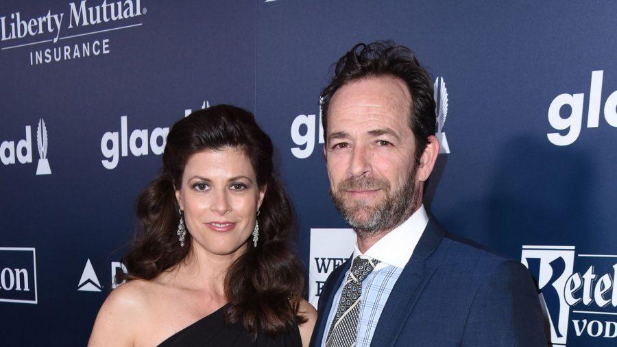 Wendy Madison Bauer, with Luke Perry at an awards show in Los Angeles on April 1, 2017. (Vivien Killilea/Getty Images for GLAAD)