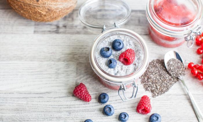 Chia Seed Pudding With Blueberries (Recipe)