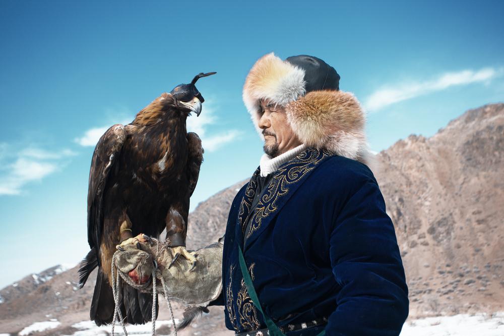 Illustration - Shutterstock | <a href="https://www.shutterstock.com/image-photo/nura-kazakhstan-february-23-eagle-on-137473109">Ruta Production</a>
