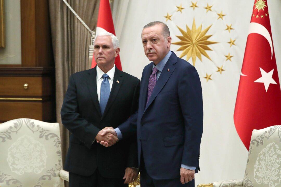 US, Turkey Agree on Ceasefire in Syria as Kurd-Assad Alliance Blocks Turkish Offensive